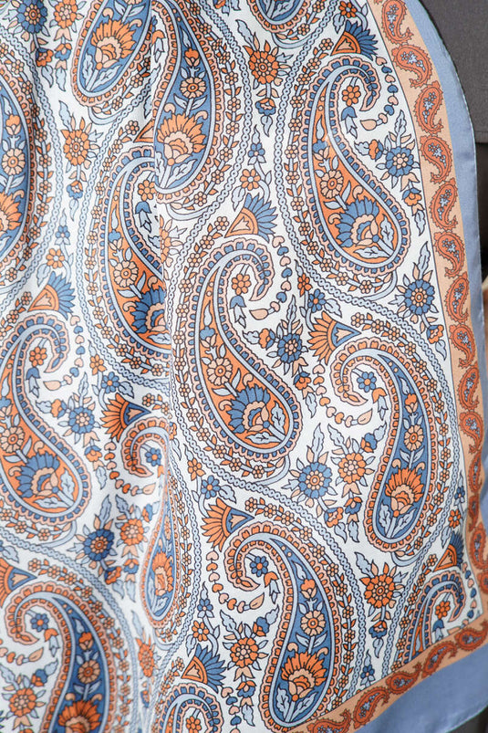 وشاح بتصميم بيزلي صيني أزرق ناعم