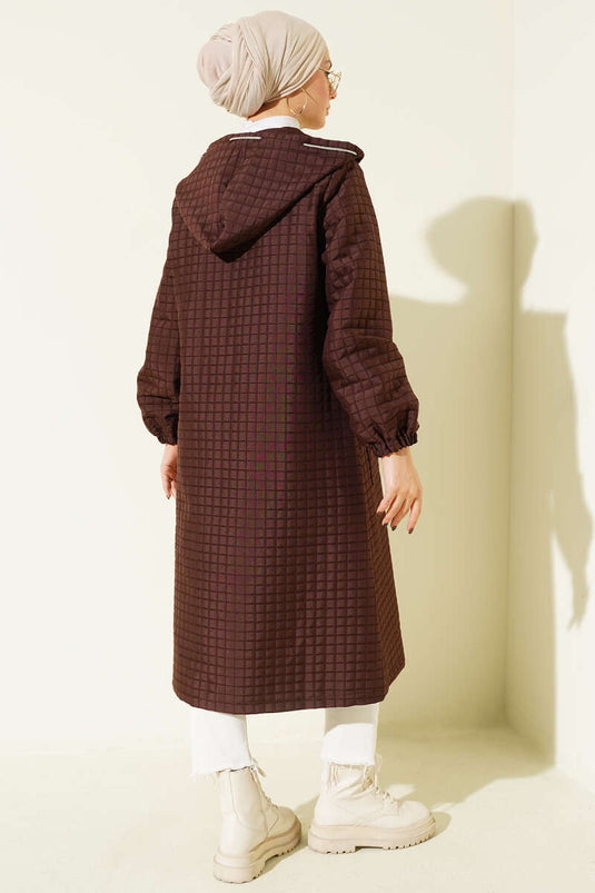 Manteau matelassé à capuche et boutons-pression couleur café