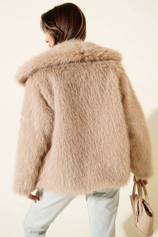 Manteau de fourrure à boutons-pression Latte