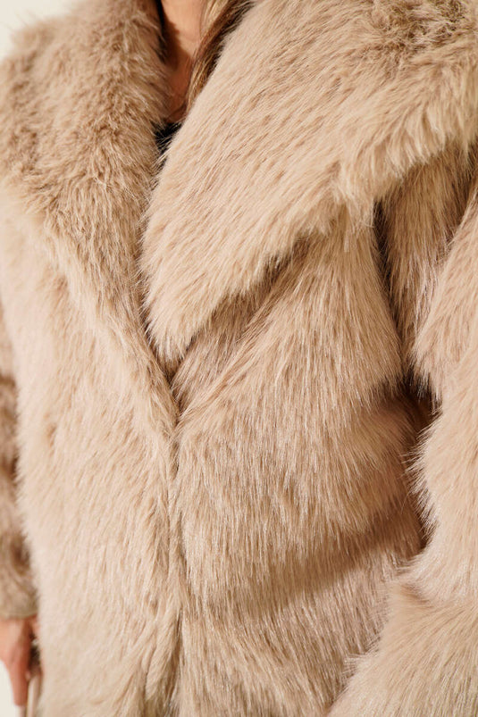 Manteau de fourrure à boutons-pression Latte