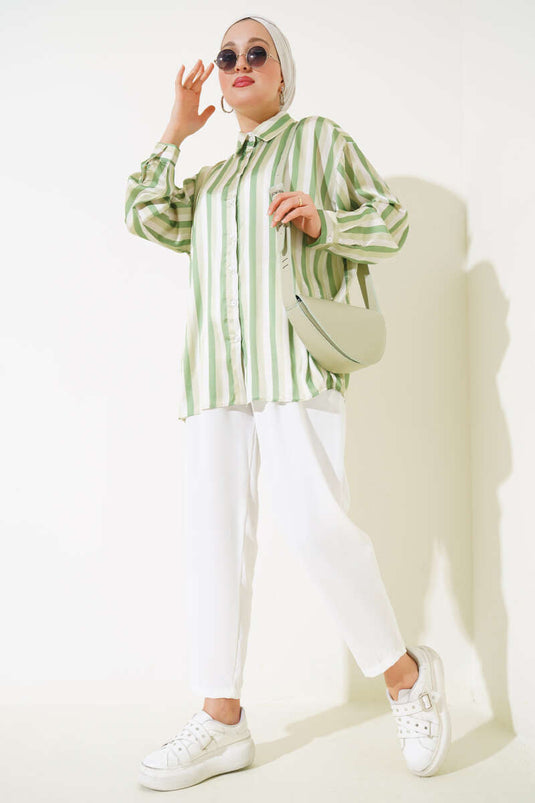 قميص ساتان مخطط باللون الأخضر اللوزي