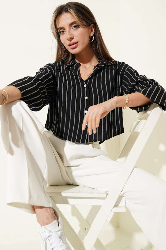 Chemise courte noire à détails rayés