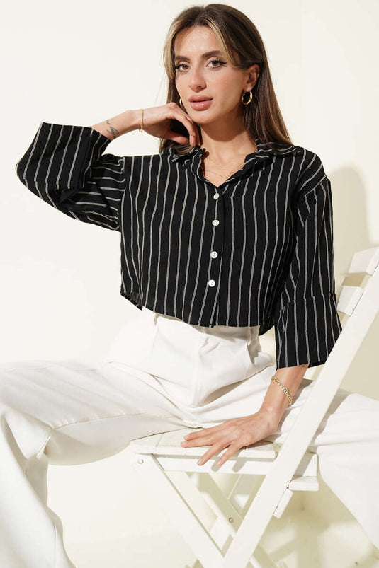Chemise courte noire à détails rayés