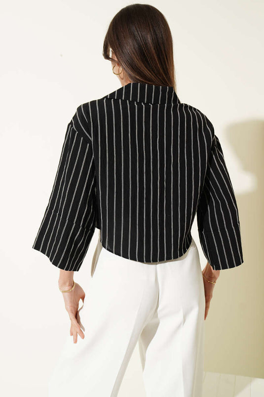 Chemise courte noire à détails rayés