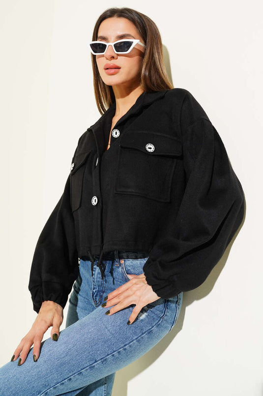 جاكيت كشمير أسود مزين بأزرار مخططة