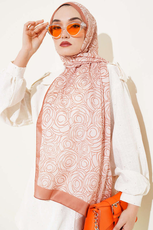 شال ناعم بنقشة وردة مخططة بلون السلمون