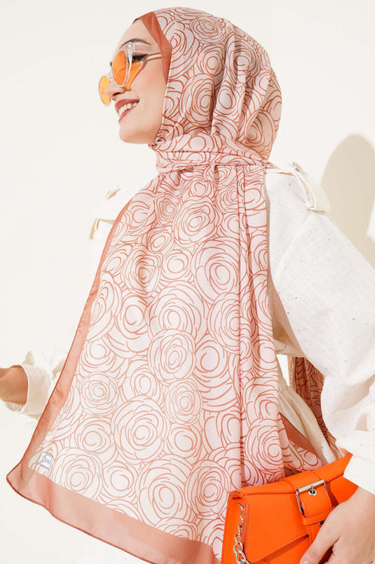 شال ناعم بنقشة وردة مخططة بلون السلمون