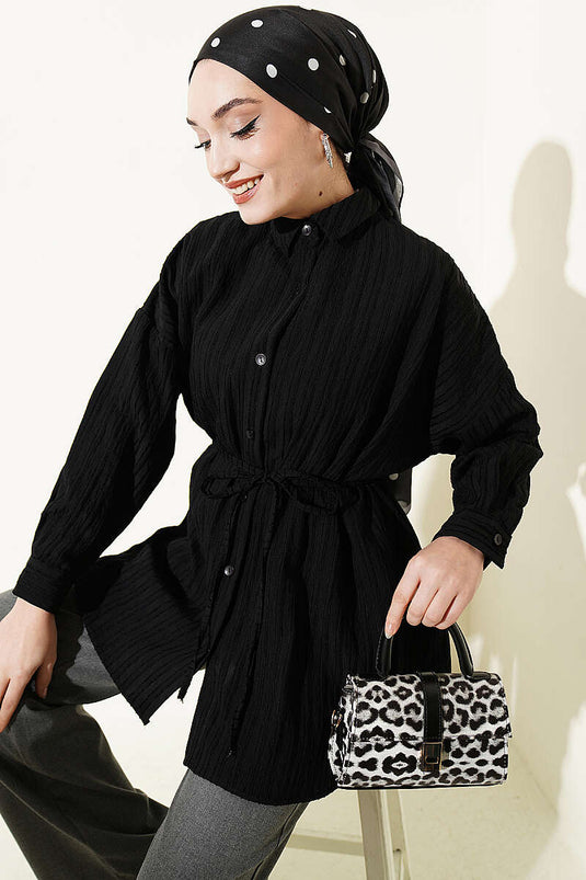 Chemise oversize noire à ceinture cordelette avec relief rayé