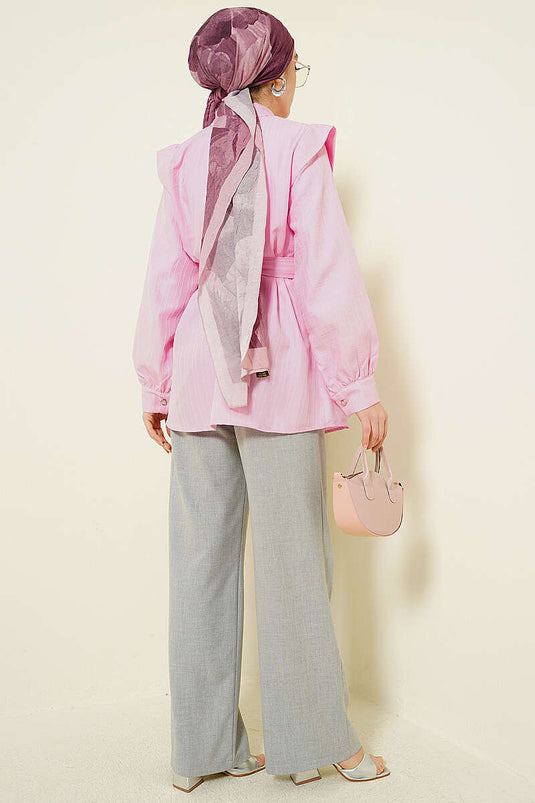 Camicia rosa con bottoni in pietra e motivo a righe in rilievo