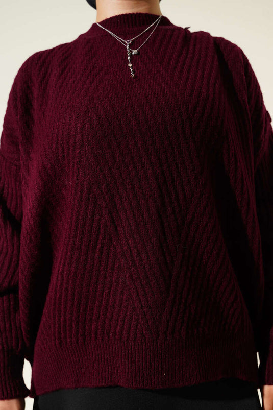 سترة محبوكة مخططة منقوشة باللون العنابي