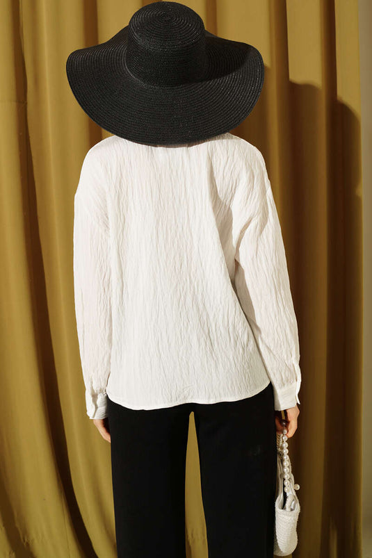 Çizgi Kabartmalı V Yaka Gömlek Beyaz