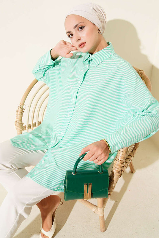 قميص مخطط أساسي كبير الحجم من بينيتون