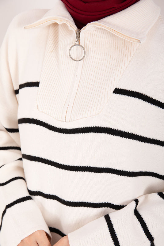 Robe en maille rayée à col roulé, écru