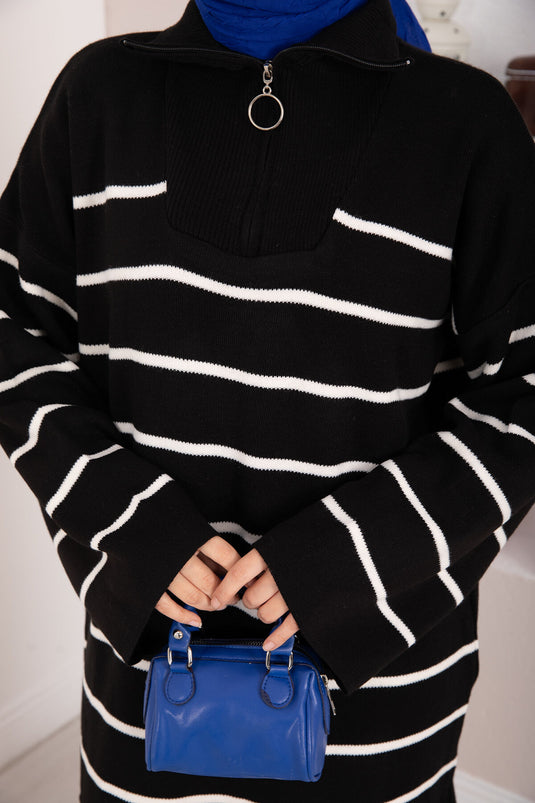Robe en maille à col roulé rayée noire