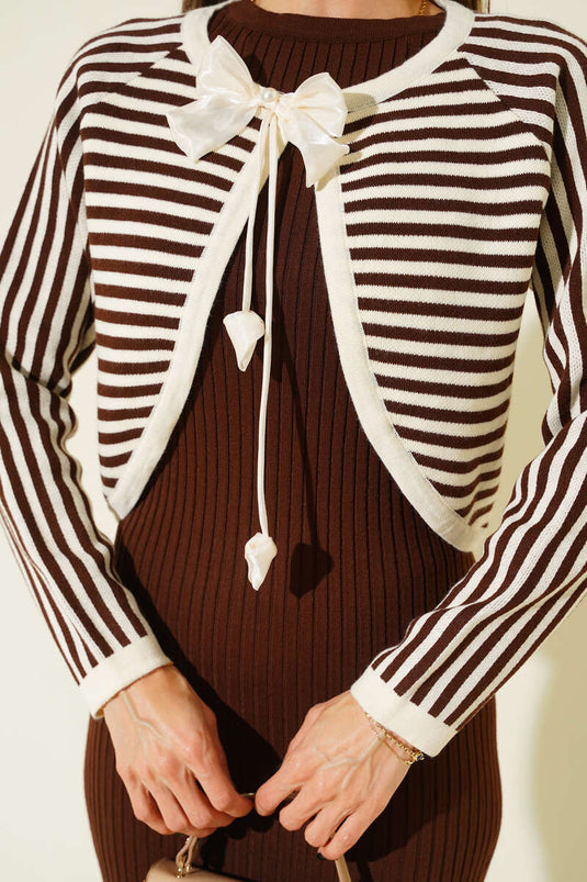 طقم بوليرو مخطط من قطعتين، بني