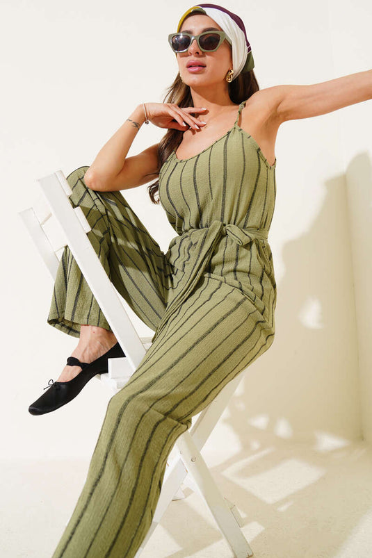 Combinaison à bretelles en tissu froissé rayé, vert clair