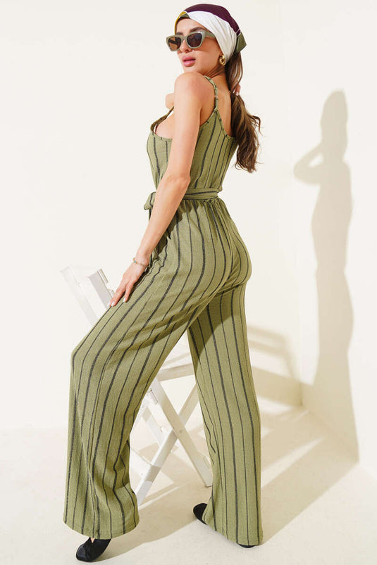 Gestreifter Jumpsuit aus Crinkle-Stoff mit Trägern, Hellgrün