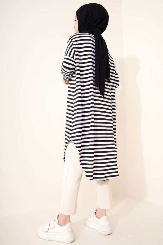 Tunique blanche rayée à épaules dénudées