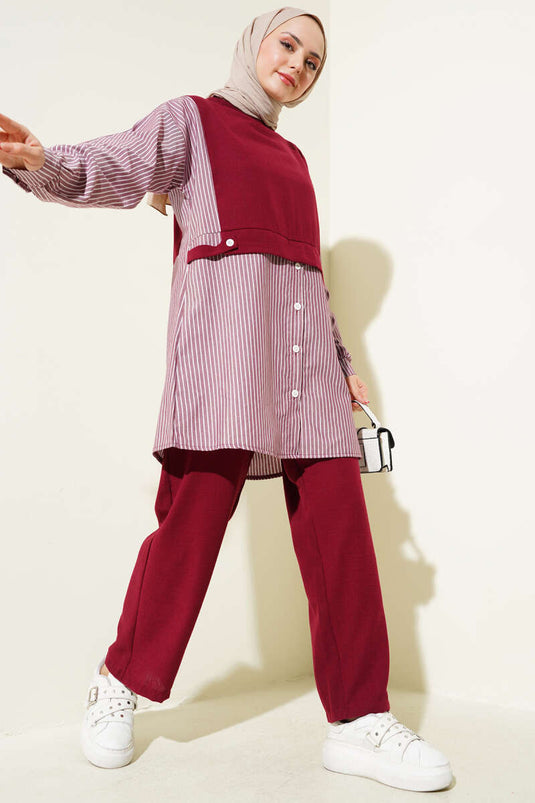 قميص مخطط مزين بأزرار وبدلة من قطعتين باللون الأحمر الداكن