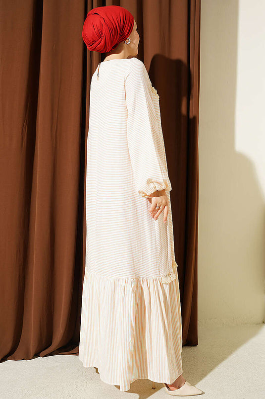 Robe Beige À Rayures Et Ornée