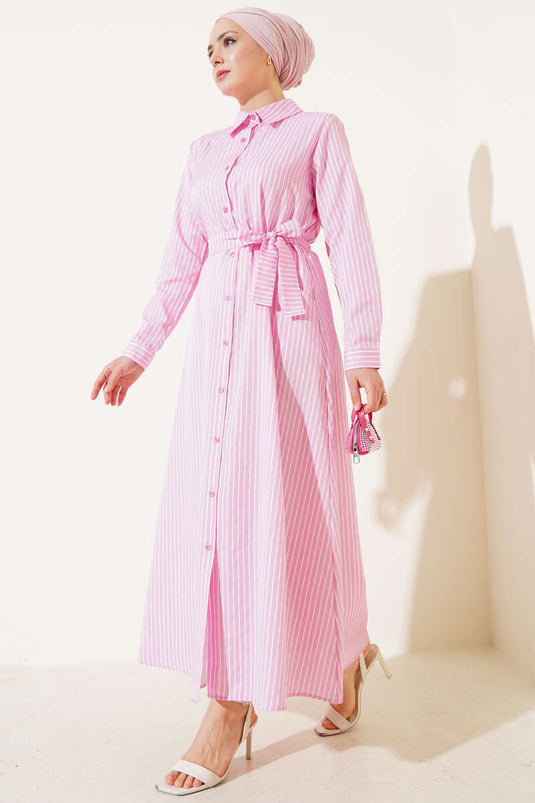 Robe rose à rayures et ceinture