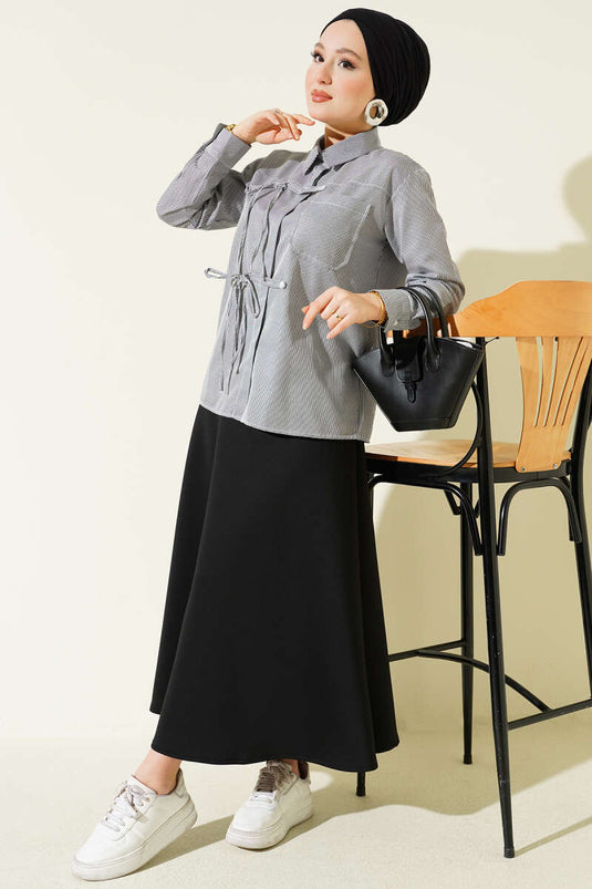 قميص قصير مخطط مع رباط أمامي أسود