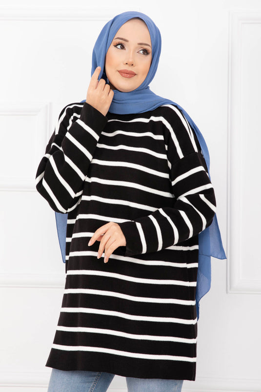 كنزة صوفية مخططة كبيرة الحجم باللون الأسود