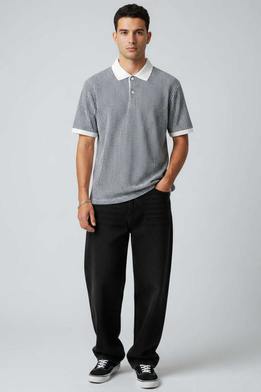 T-shirt homme noir à rayures avec col polo et boutons