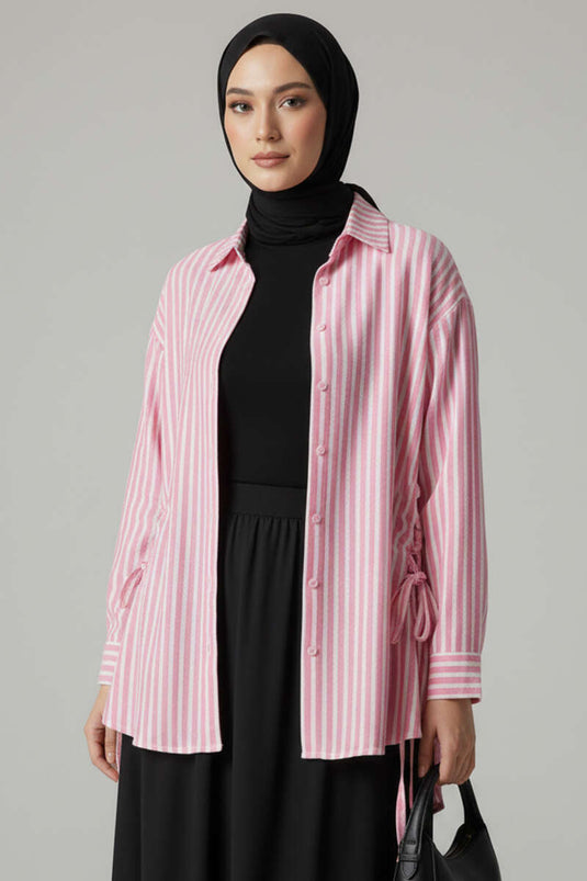 Chemise rayée à nouer sur le côté rose