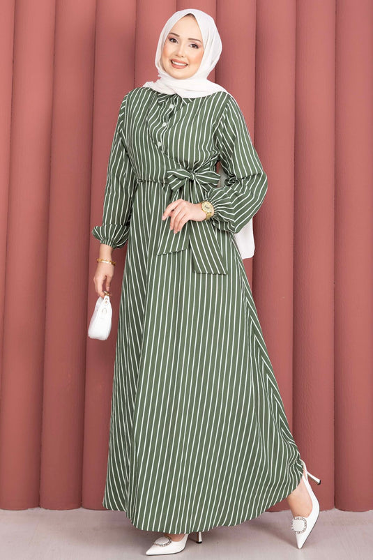 Robe modeste à rayures avec lien latéral kaki