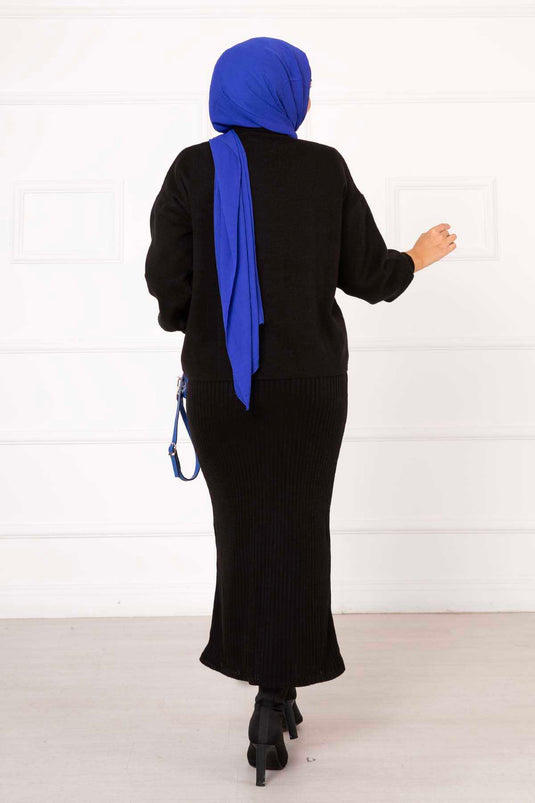 بدلة مزدوجة مقصوصة باللون الأسود