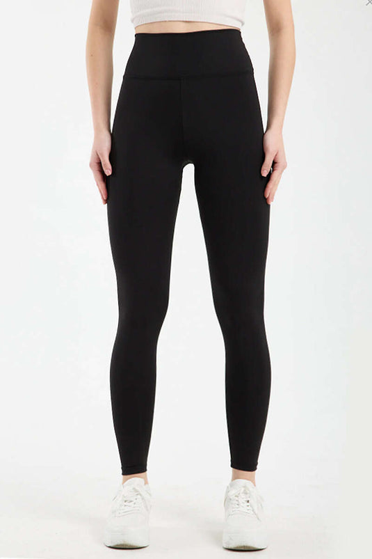 بنطال ضيق غاطس أسود