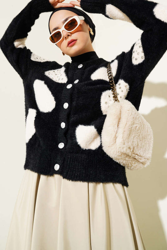 Gilet court en maille noire à motif dalmatien et perles