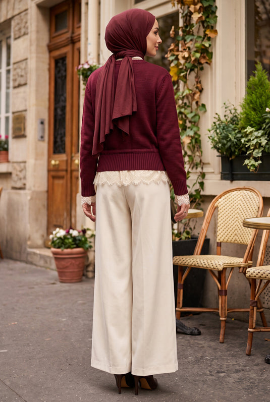 Bordeaux Strickjacke Mit Knöpfen Und Spitzen-Details