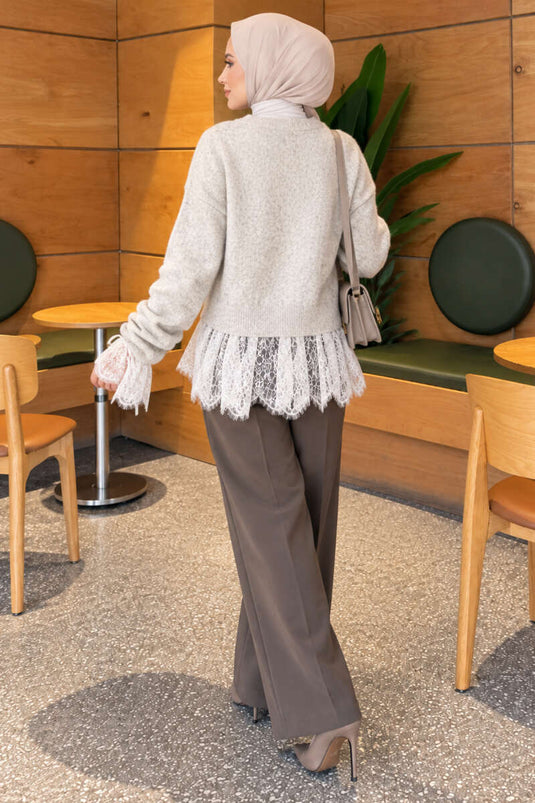 Grijze Gebreide Cardigan Met Kantdetails En Ruchesleeën