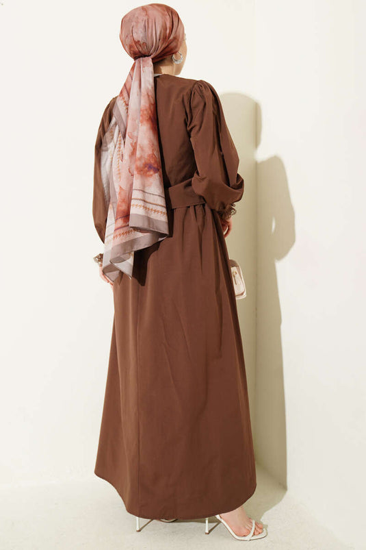Abito a gilet in popeline con dettagli in pizzo marrone