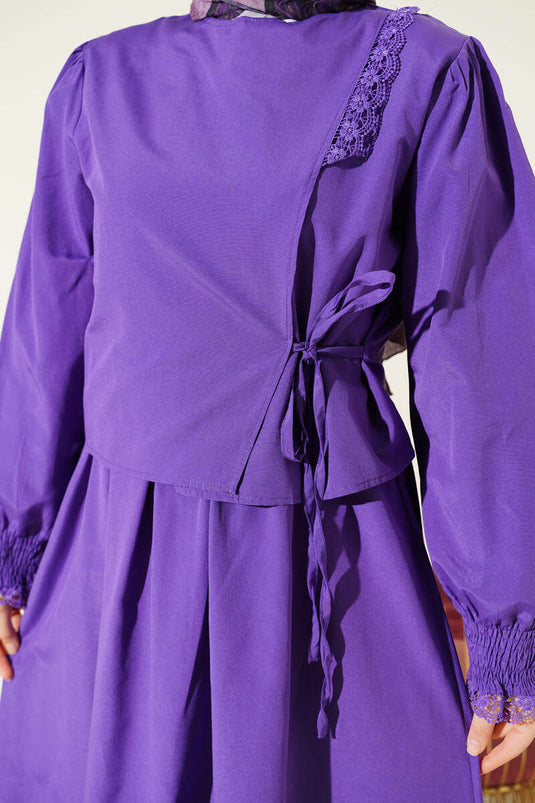 فستان بوبلين بتفاصيل دانتيل باللون البنفسجي