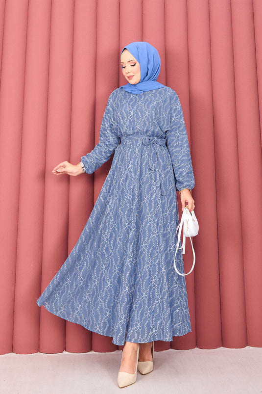 Robe Modeste En Dentelle Texturée Indigo Avec Ceinture