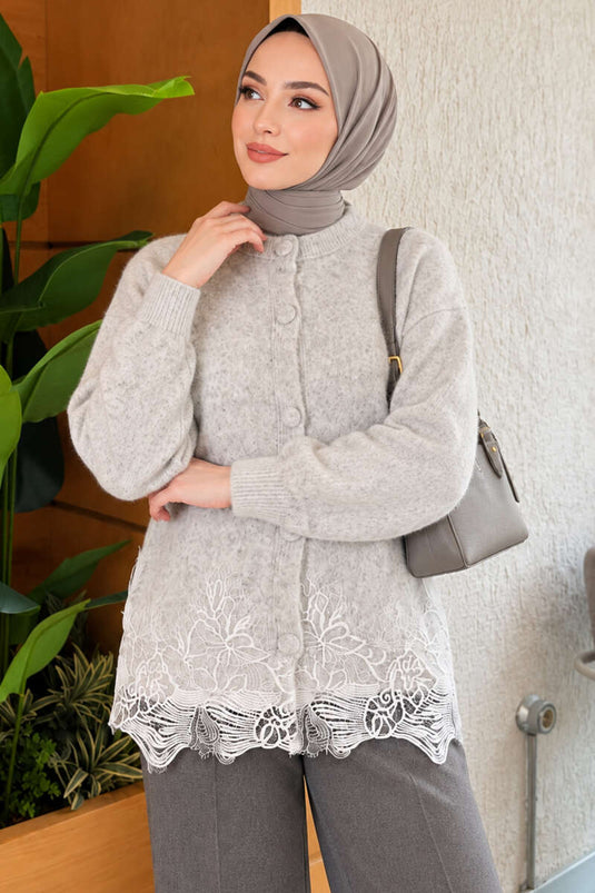 Grauer Strickjacke Mit Spitzenstickerei