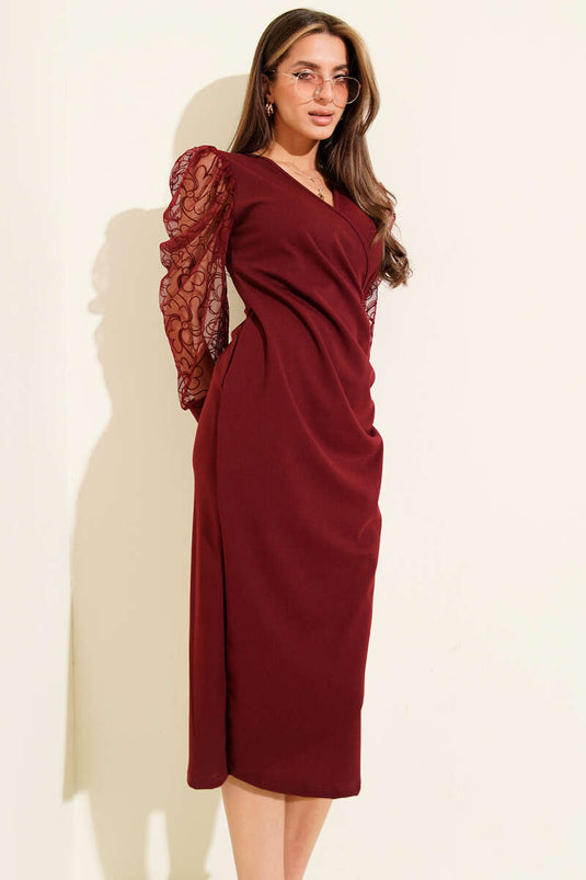 Robe midi à manches dentelle et col en V bordeaux