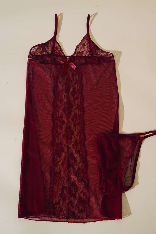 Nuisette fantaisie bordeaux ornée de dentelle