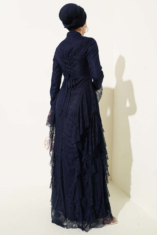 Robe de soirée bleu marine avec jupe à volants et dentelle