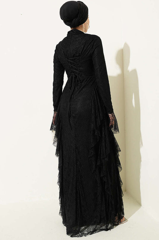 Robe de soirée noire avec jupe à volants et dentelle