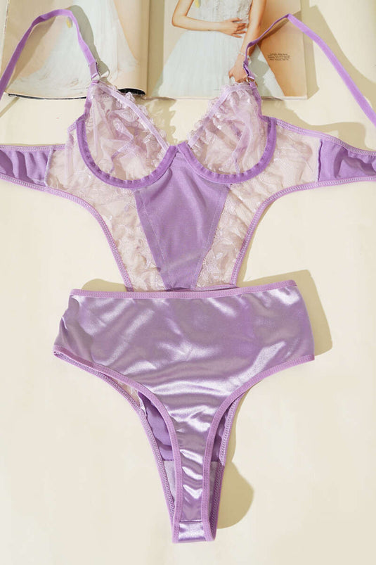 Body en dentelle à bretelles lilas