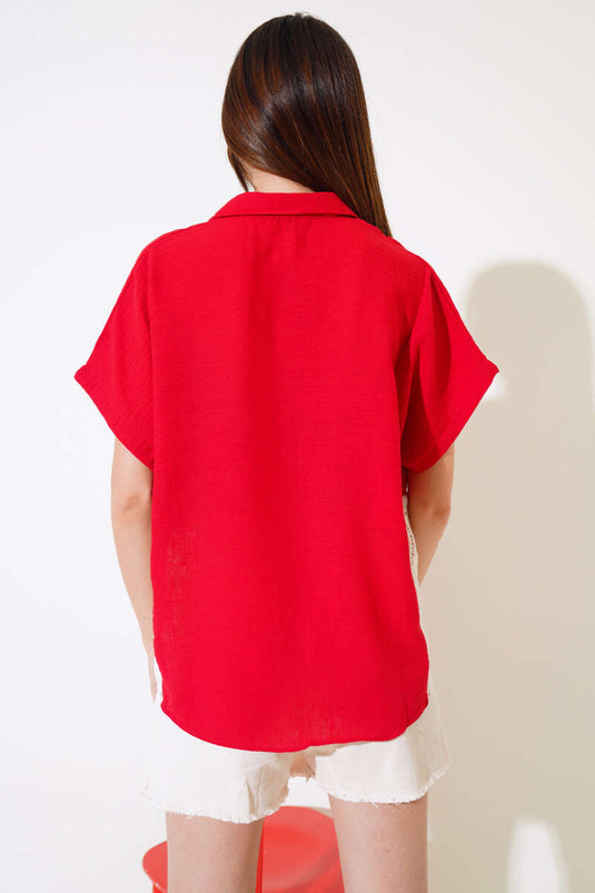 Chemise en lin rouge à manches courtes et dentelle