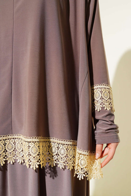 Coffret de prière en dentelle au café au lait