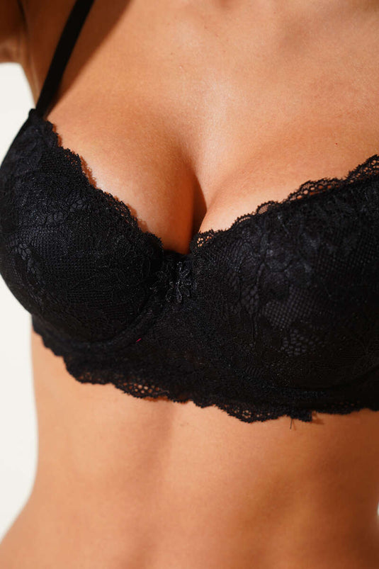 حمالة صدر دانتيل سوداء