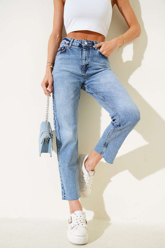 Skinny Cut Mom Jeans in Snow Light