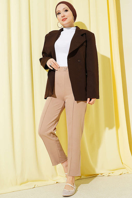 Pantalon à jambes larges avec ceinture élastique et fermeture à bouton camel