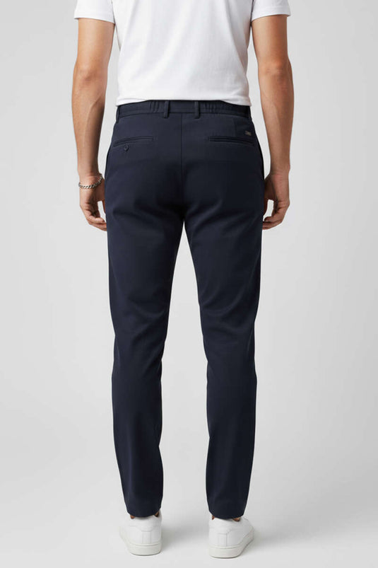 Herren-Stoffhose in schmaler Passform, Marineblau